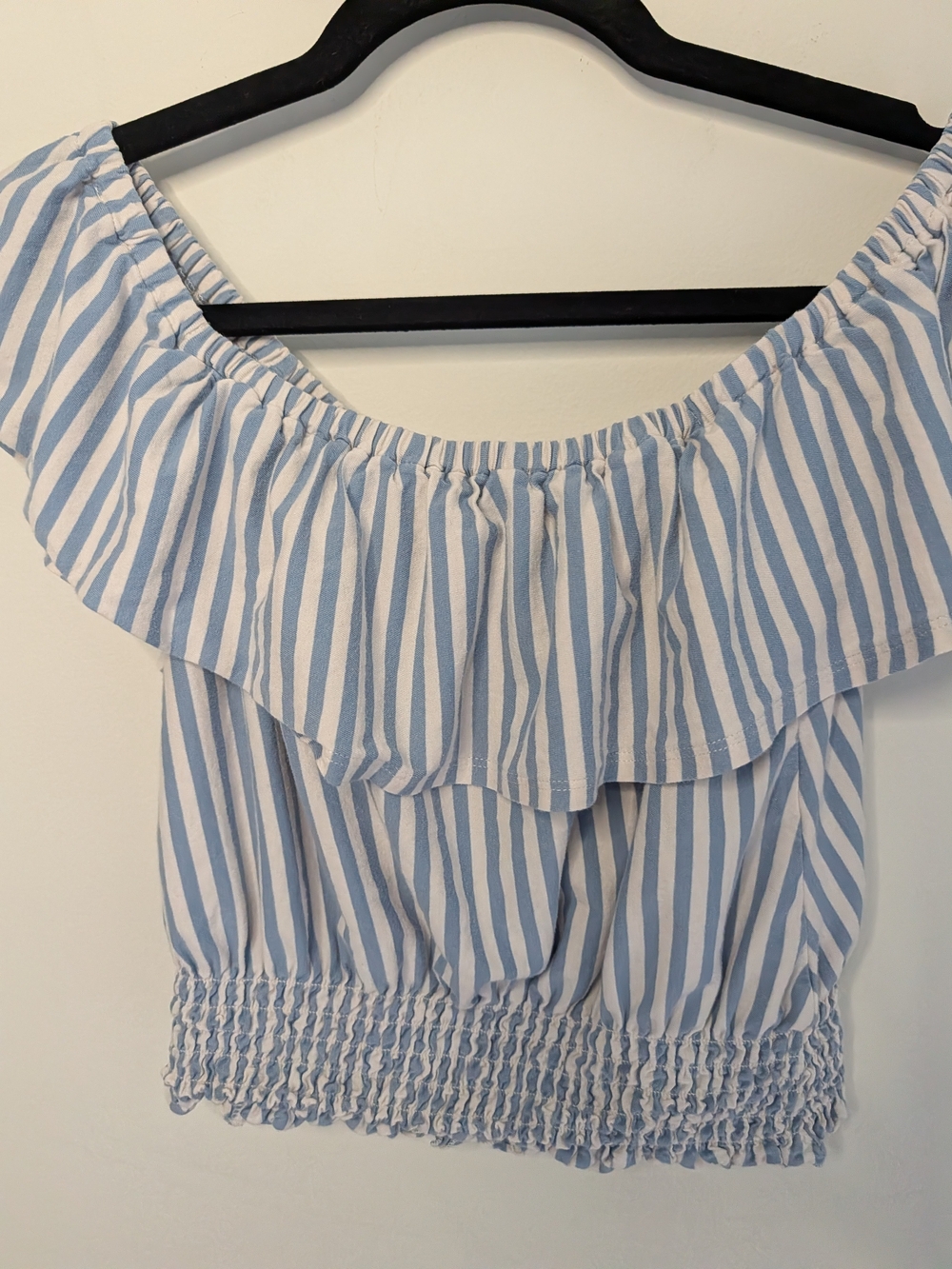 American Eagle Cold Shoulder Top Size Small - Picture 7 of 7